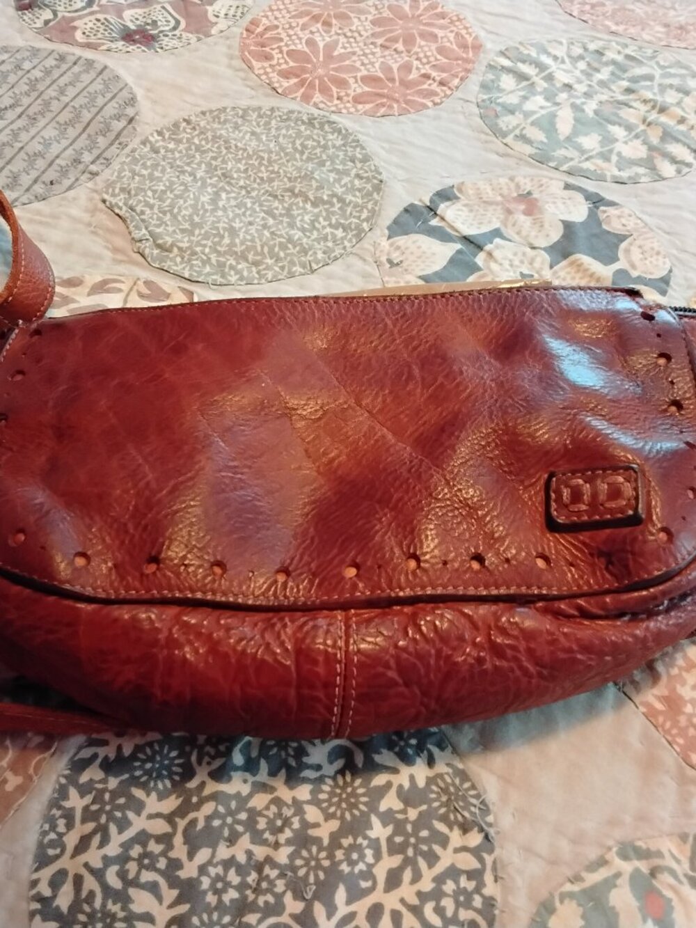 BED STU BROWN LEATHER SMALL CROSSBODY/PURSE